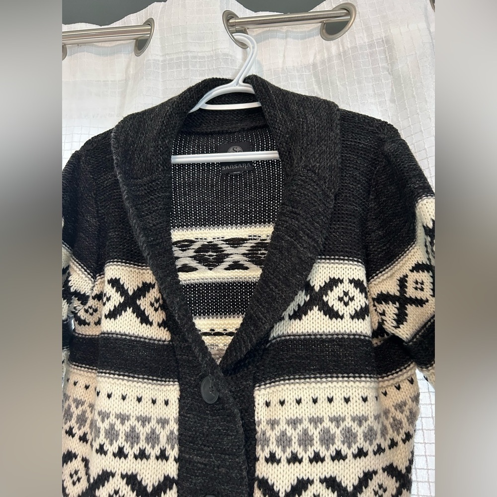 Sansara button up Sweater - Picture 3 of 10